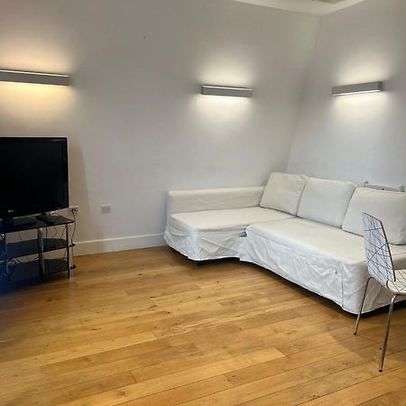One Bedroom Apartment In Holborn Londra Esterno foto