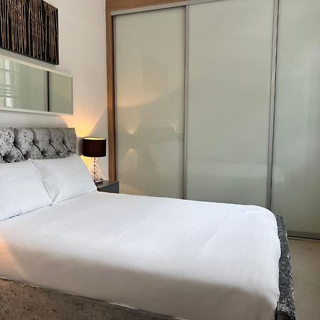 One Bedroom Apartment In Holborn Londra Esterno foto
