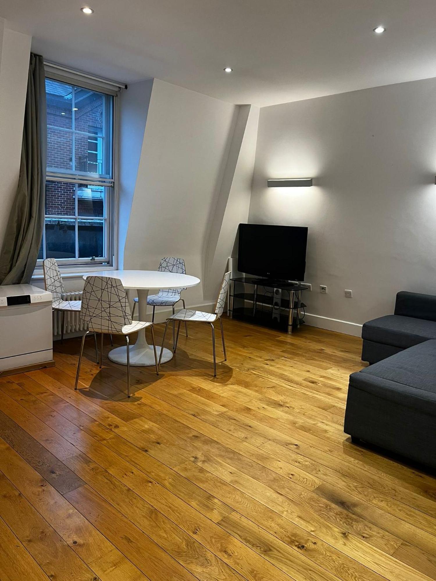 One Bedroom Apartment In Holborn Londra Esterno foto