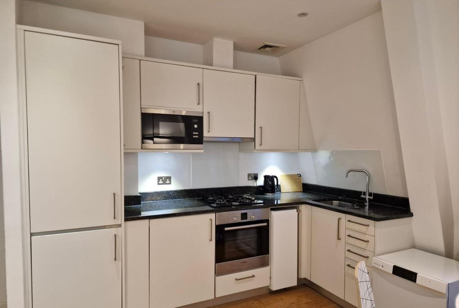 One Bedroom Apartment In Holborn Londra Esterno foto