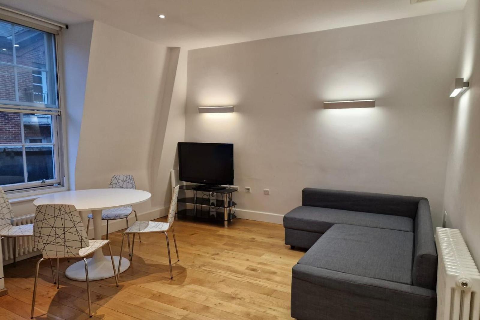 One Bedroom Apartment In Holborn Londra Esterno foto