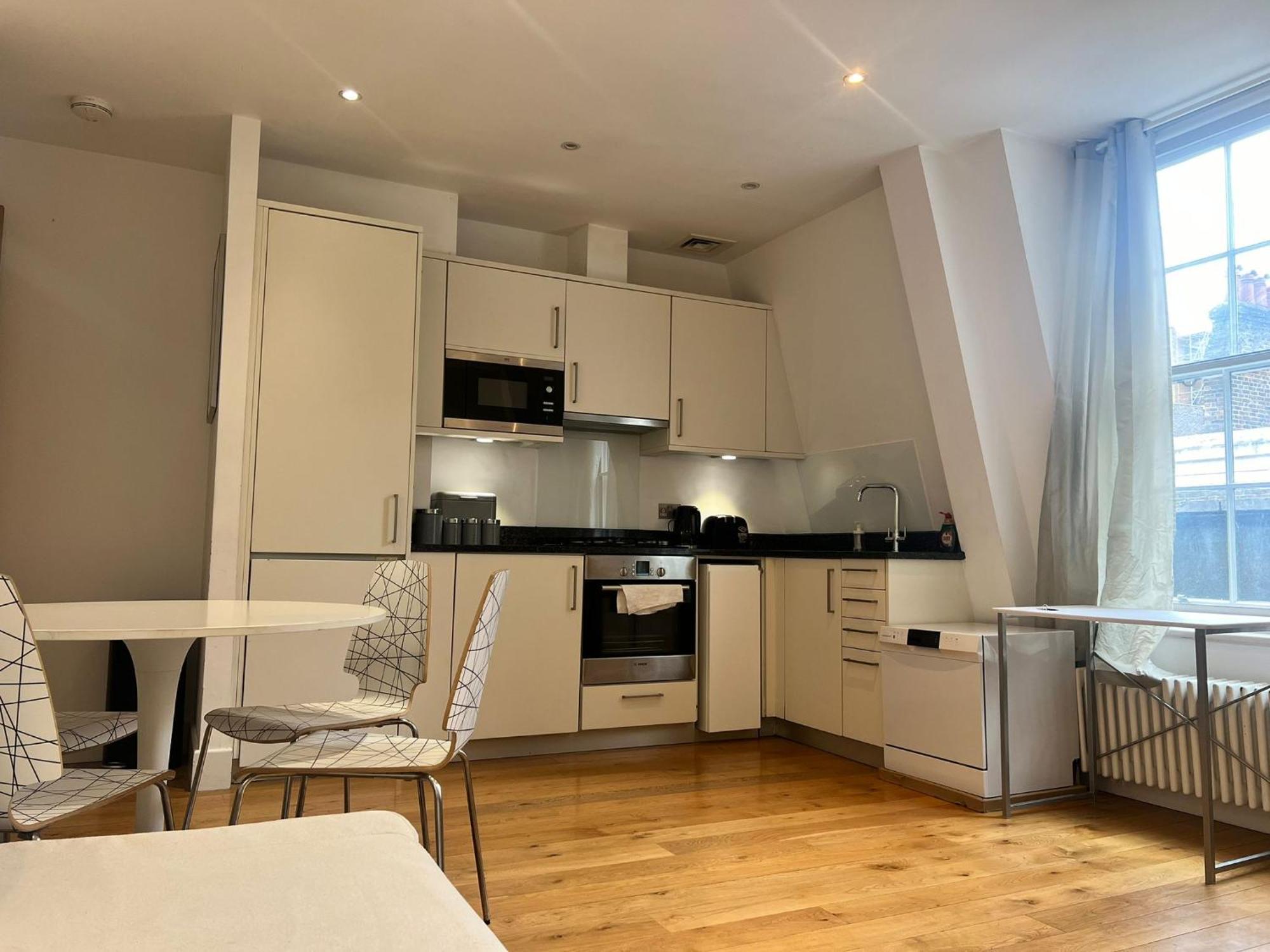 One Bedroom Apartment In Holborn Londra Esterno foto
